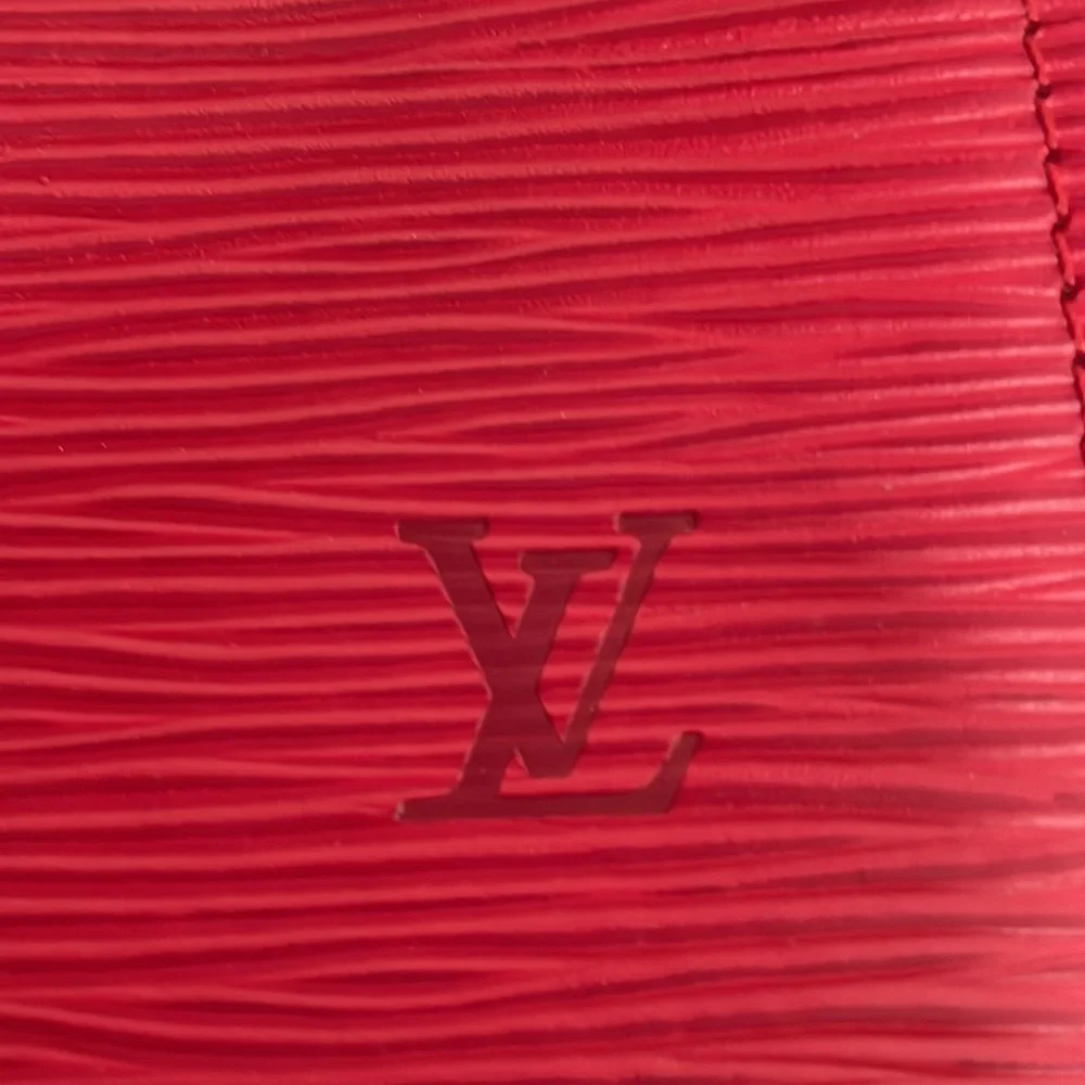 Authentic Louis Vuitton Epi Pochette Accessoires‎